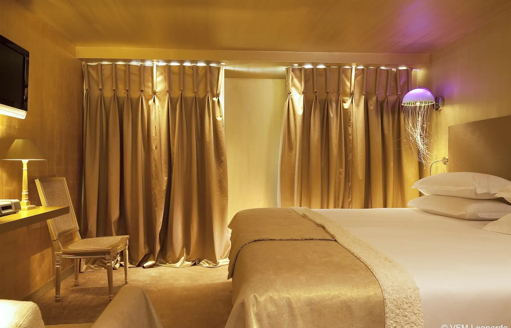 Otel Le Petit Beaumarchais & 4*