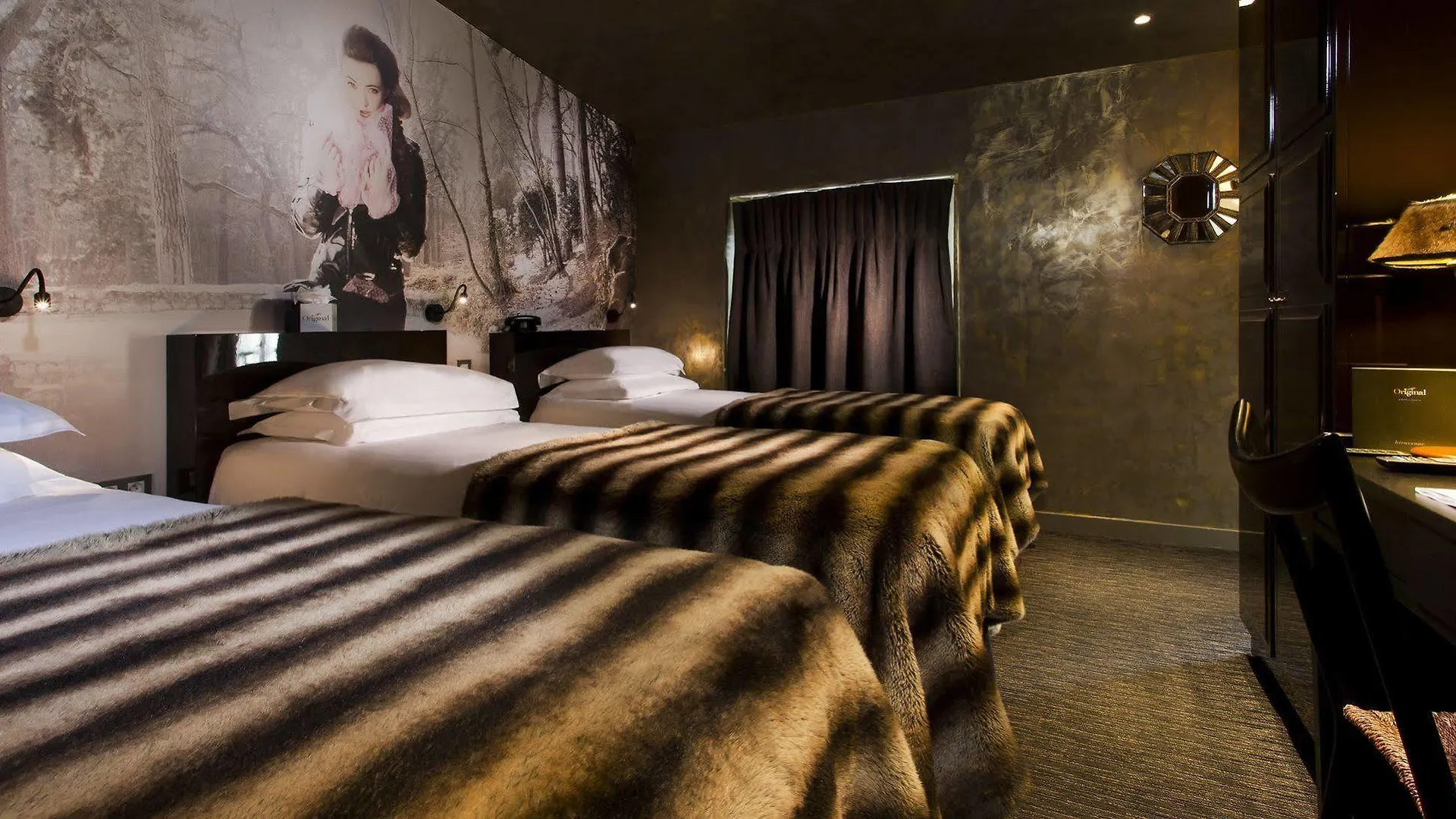 Otel Le Petit Beaumarchais & 4*