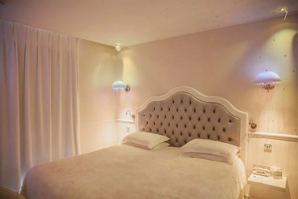 Otel Le Petit Beaumarchais &