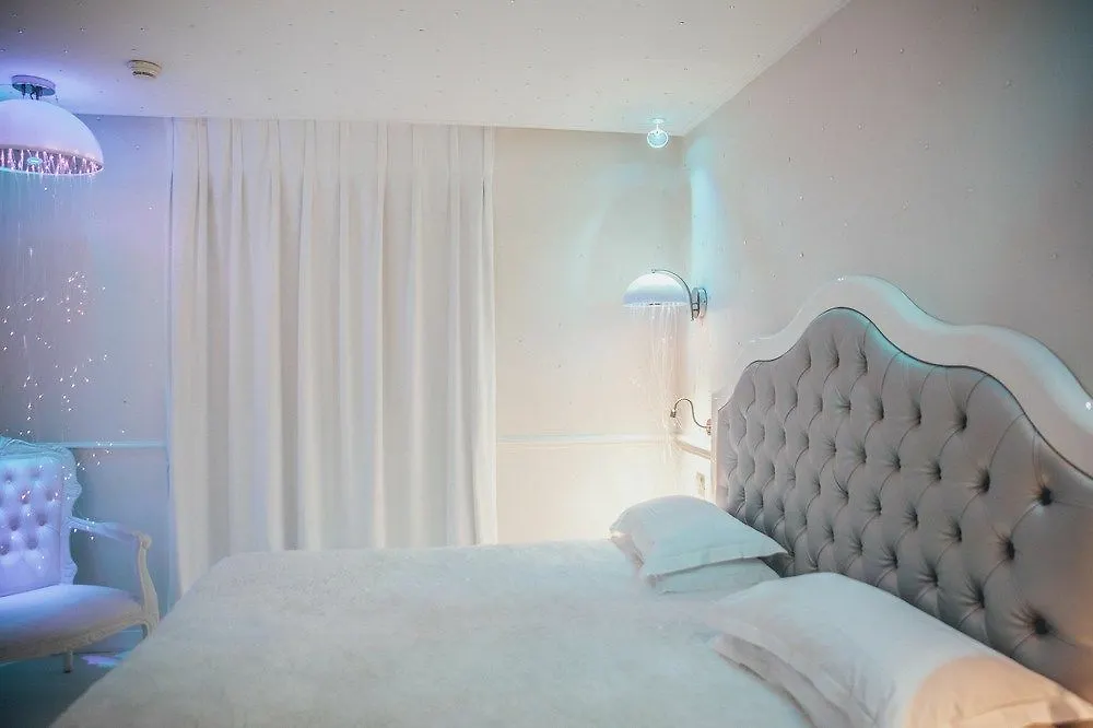 Otel Le Petit Beaumarchais & 4*